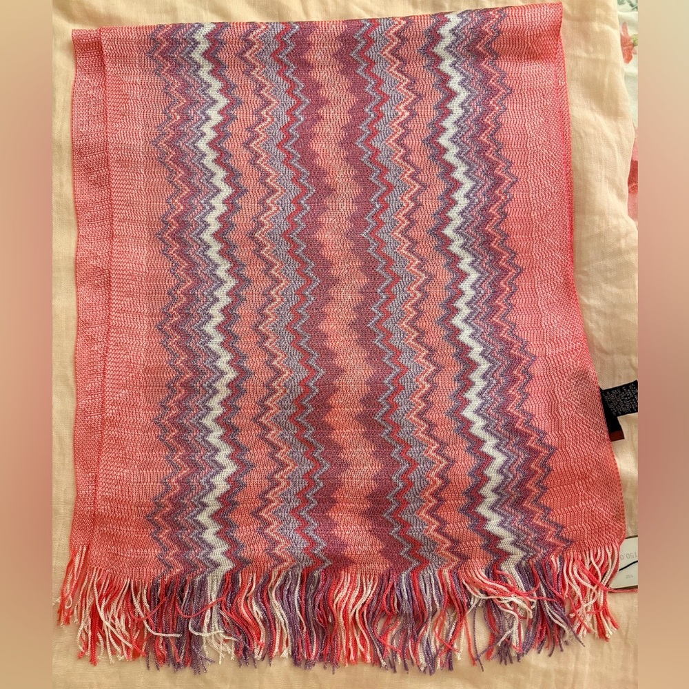 Missoni Fringed zig zag knit scarf, viscose-blend. NWT